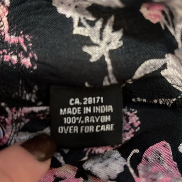 Papa Vancouver Floral Tunic Top​​​​ - Picture 15 of 15